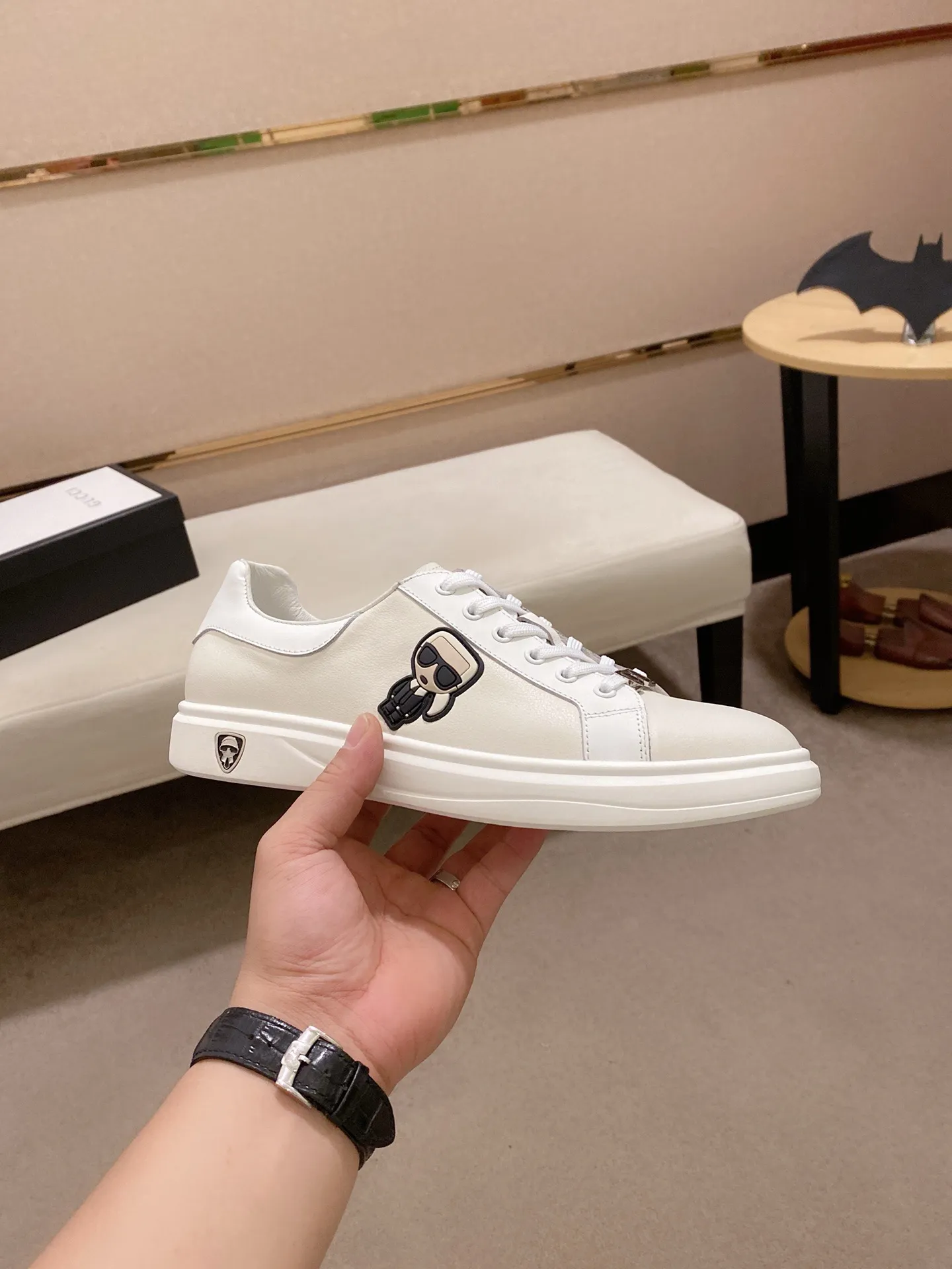 Men's clothing and shoes💰:440💰 (GUCCI) The latest model from the official website🎁🎁Casual and fashionable men's shoes👟, hot style💥The version is simple and elegant, exclusive for trendy men. Unique latest brand elements from the official website👑Original Gucci decoration, fashionable and generous, the fabric is original cowhide ✅Sheepskin lining, the official website specifies wear-resistant casual outsole, the classic model is taken in kind at the counter🎬38-44 (45 is custom-made and cannot be returned or exchanged)
